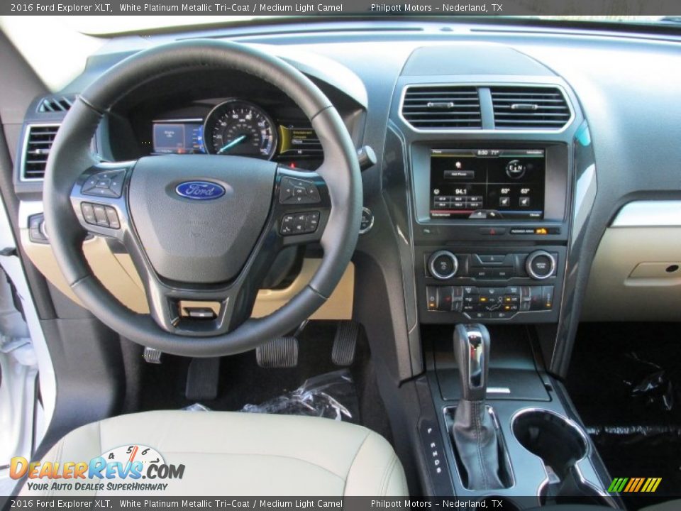 2016 Ford Explorer XLT White Platinum Metallic Tri-Coat / Medium Light Camel Photo #24