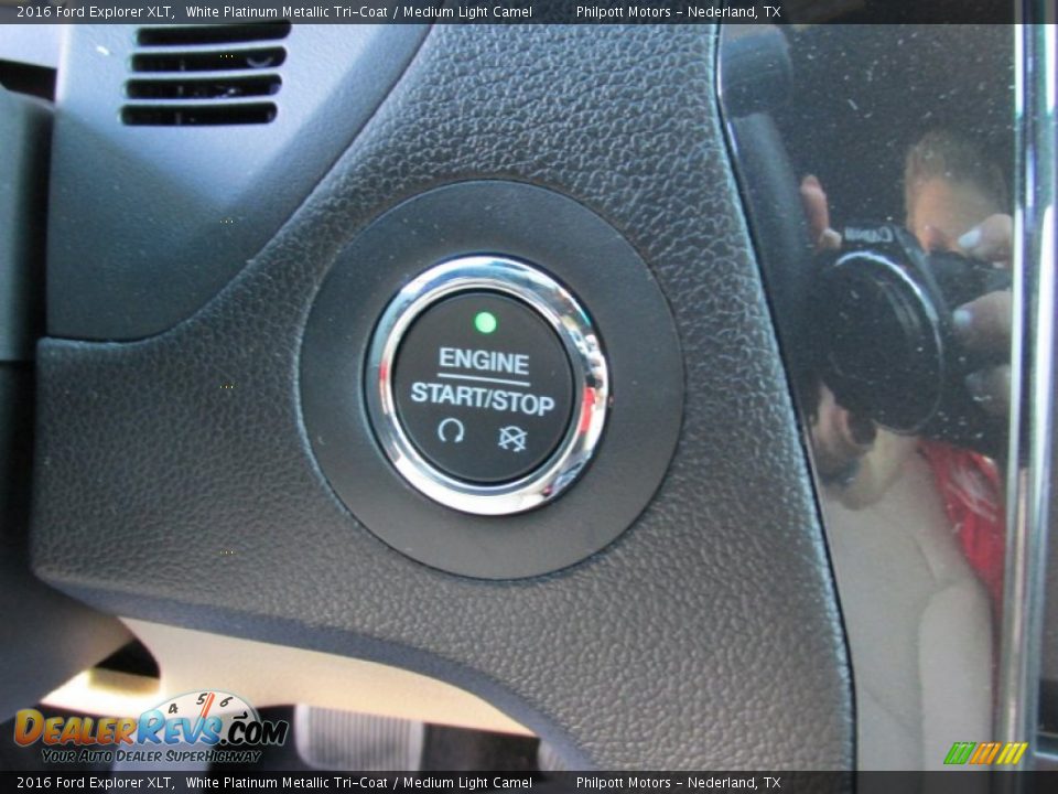2016 Ford Explorer XLT White Platinum Metallic Tri-Coat / Medium Light Camel Photo #29