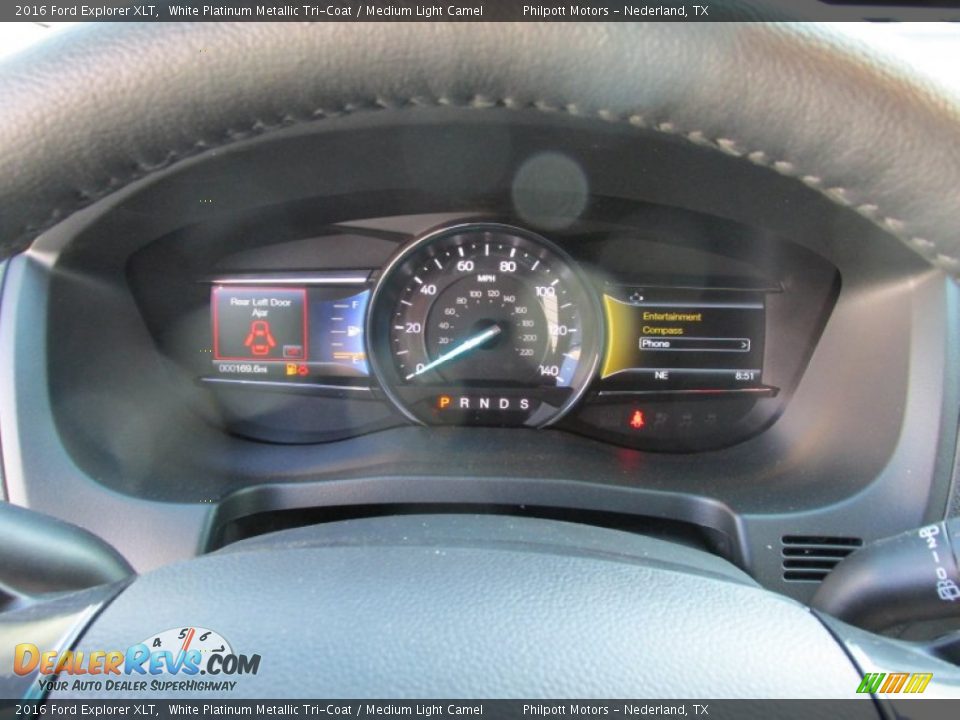 2016 Ford Explorer XLT White Platinum Metallic Tri-Coat / Medium Light Camel Photo #31
