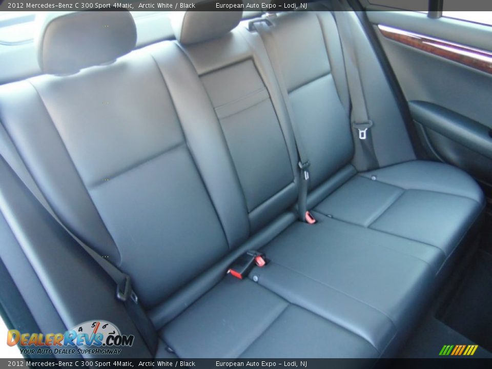 2012 Mercedes-Benz C 300 Sport 4Matic Arctic White / Black Photo #18