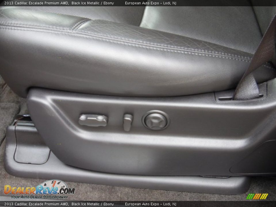 2013 Cadillac Escalade Premium AWD Black Ice Metallic / Ebony Photo #35