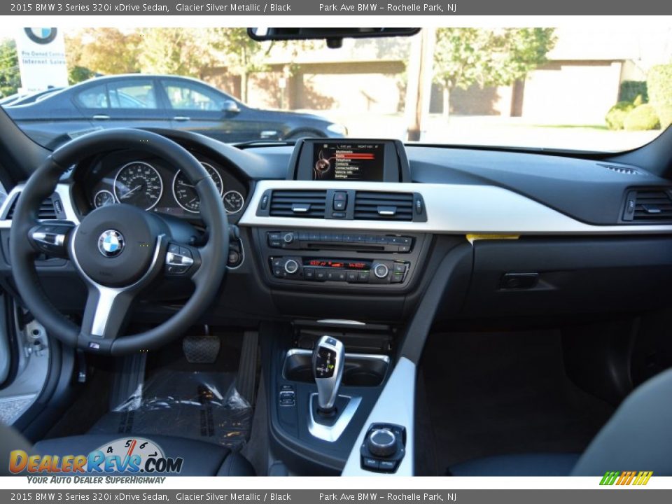 2015 BMW 3 Series 320i xDrive Sedan Glacier Silver Metallic / Black Photo #15