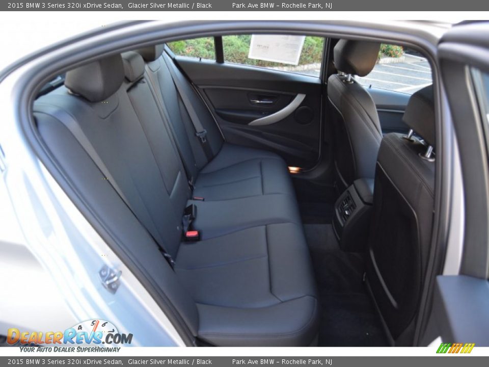 2015 BMW 3 Series 320i xDrive Sedan Glacier Silver Metallic / Black Photo #25