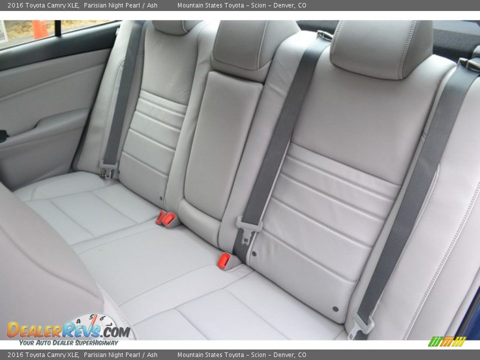 2016 Toyota Camry XLE Parisian Night Pearl / Ash Photo #7