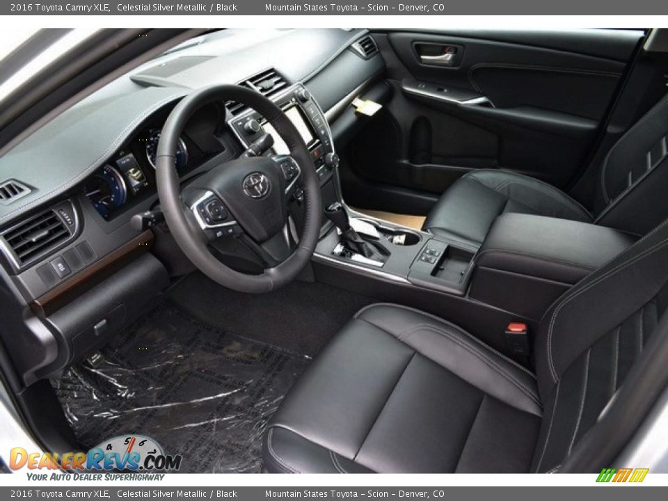 Black Interior - 2016 Toyota Camry XLE Photo #5