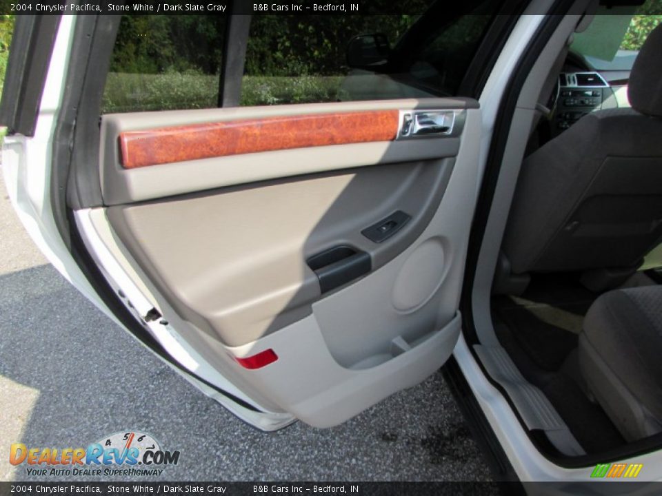 2004 Chrysler Pacifica Stone White / Dark Slate Gray Photo #20