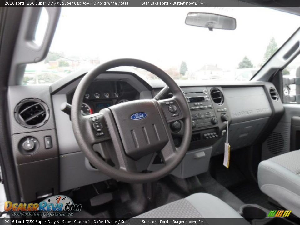 2016 Ford F250 Super Duty XL Super Cab 4x4 Oxford White / Steel Photo #13
