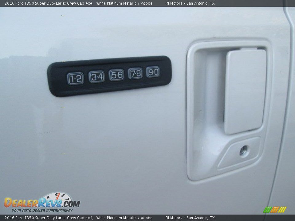 2016 Ford F350 Super Duty Lariat Crew Cab 4x4 White Platinum Metallic / Adobe Photo #10