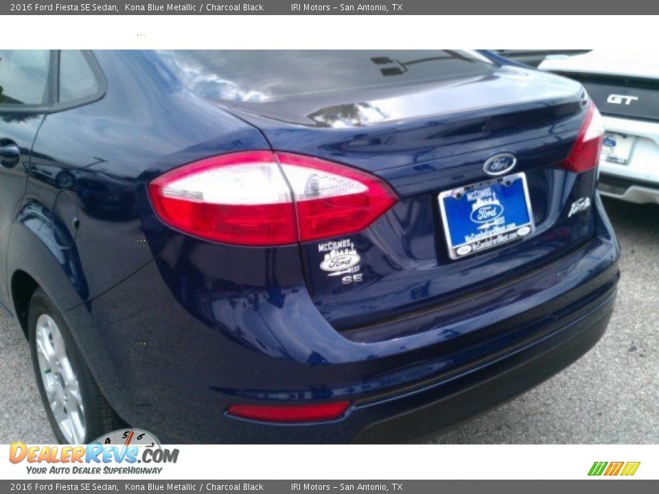 2016 Ford Fiesta SE Sedan Kona Blue Metallic / Charcoal Black Photo #10