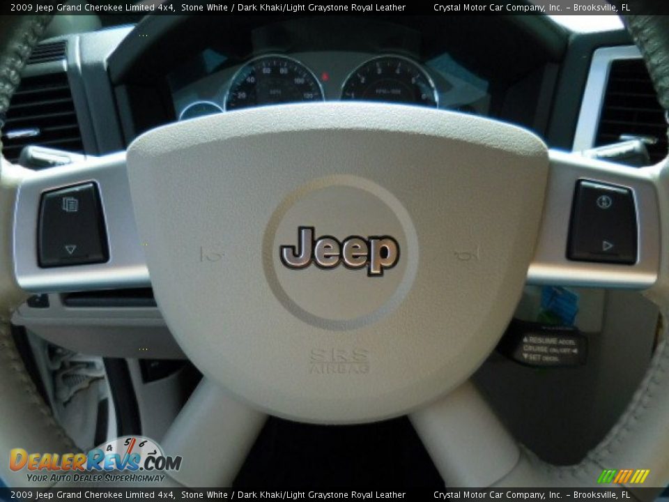 2009 Jeep Grand Cherokee Limited 4x4 Stone White / Dark Khaki/Light Graystone Royal Leather Photo #24