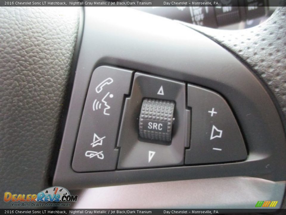Controls of 2016 Chevrolet Sonic LT Hatchback Photo #17