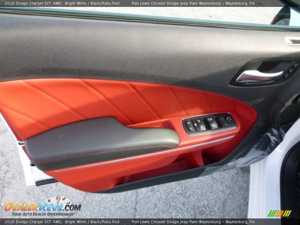 Door Panel of 2016 Dodge Charger SXT AWD Photo #15