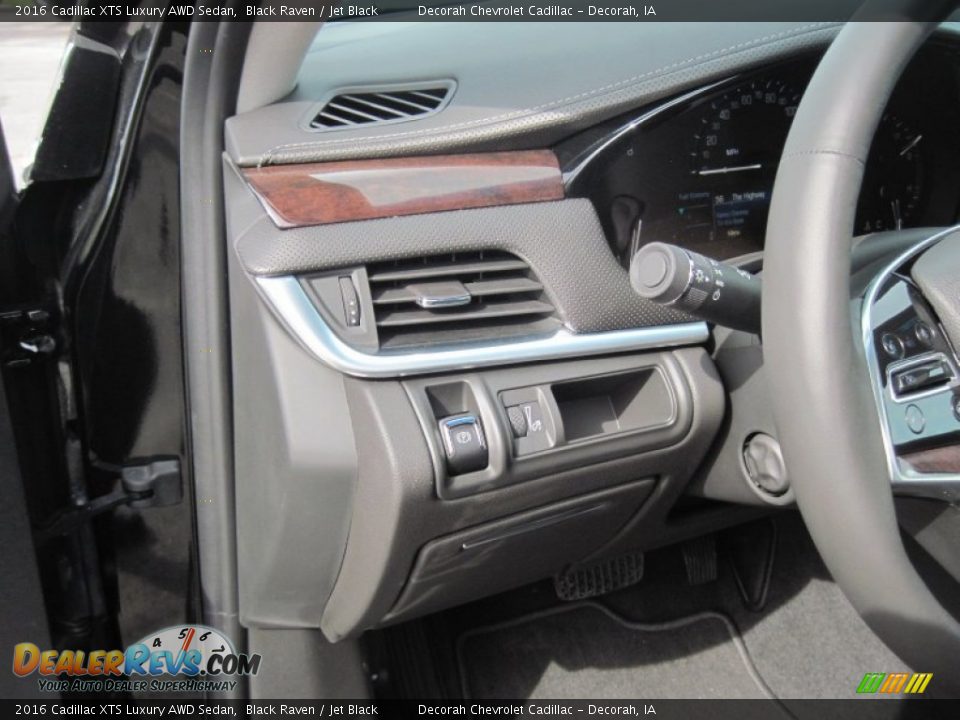 2016 Cadillac XTS Luxury AWD Sedan Black Raven / Jet Black Photo #17