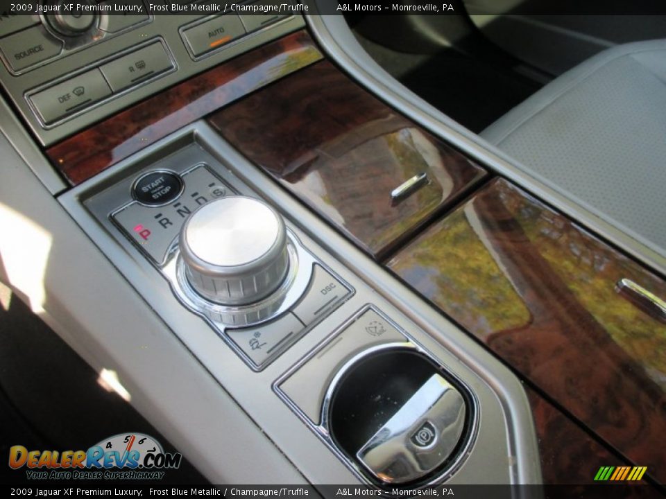 2009 Jaguar XF Premium Luxury Frost Blue Metallic / Champagne/Truffle Photo #16