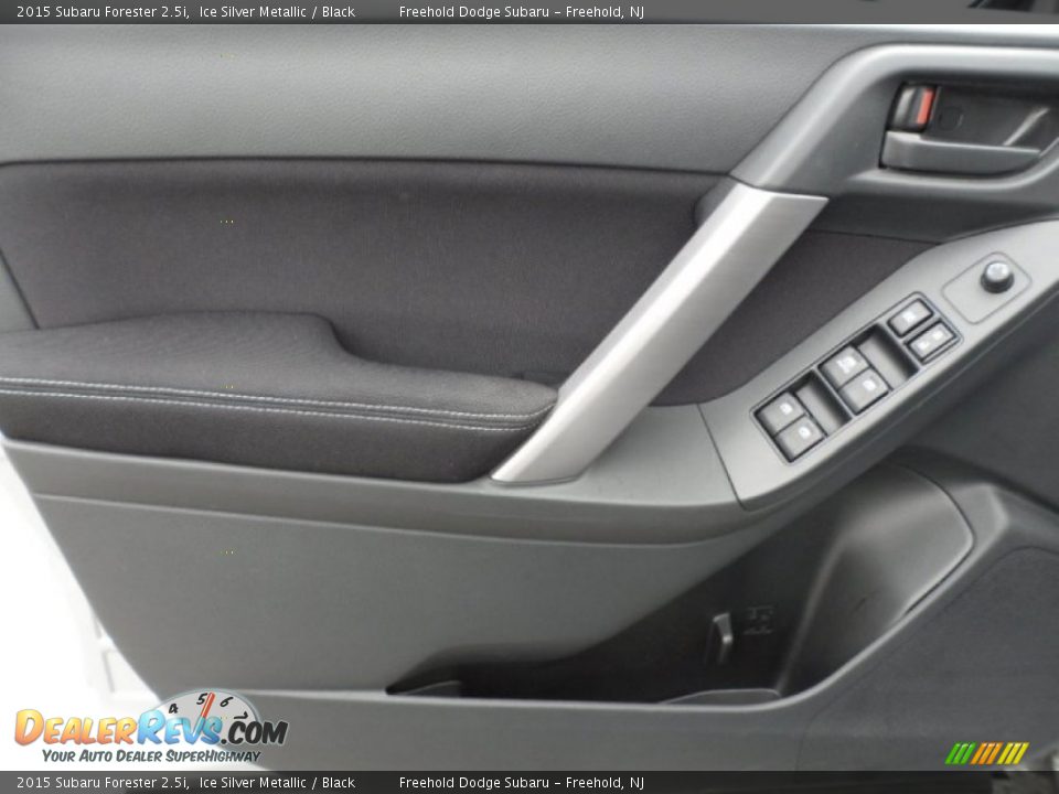 2015 Subaru Forester 2.5i Ice Silver Metallic / Black Photo #14