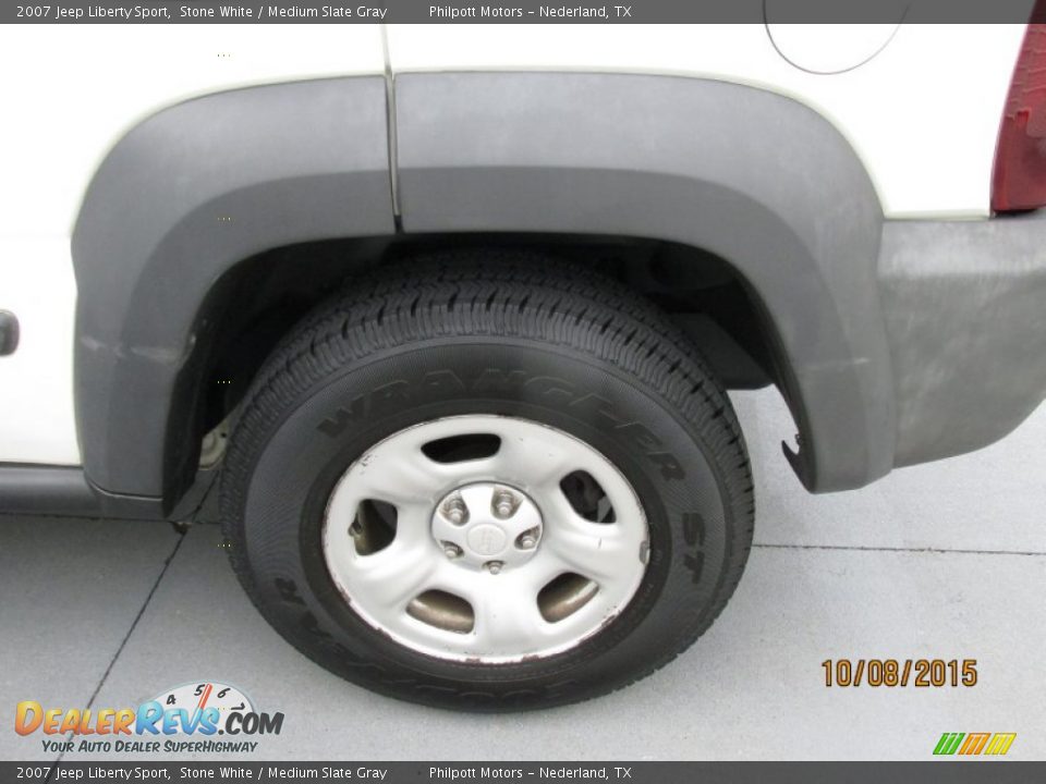2007 Jeep Liberty Sport Stone White / Medium Slate Gray Photo #18