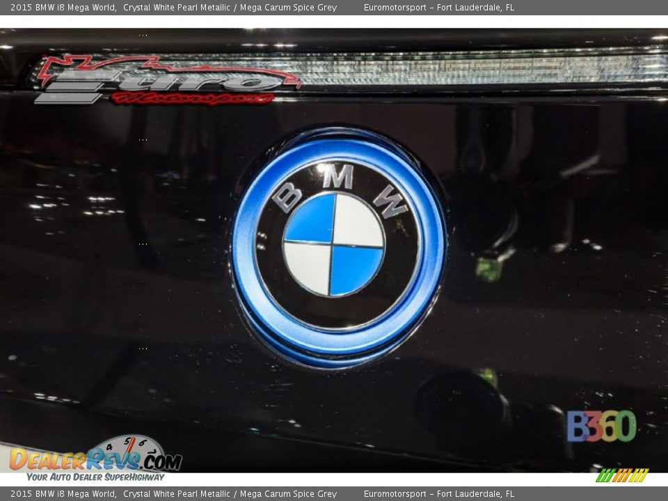 2015 BMW i8 Mega World Crystal White Pearl Metallic / Mega Carum Spice Grey Photo #40