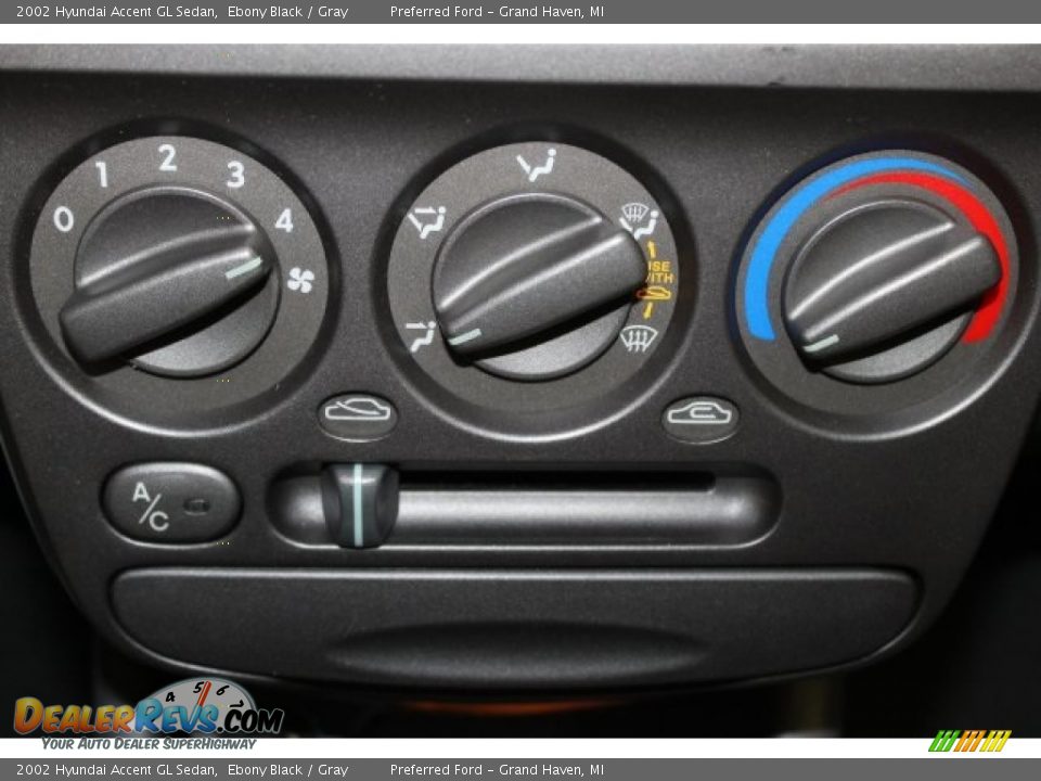 2002 Hyundai Accent GL Sedan Ebony Black / Gray Photo #28