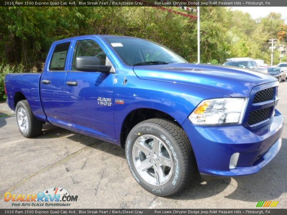 Front 3/4 View of 2016 Ram 1500 Express Quad Cab 4x4 Photo #8