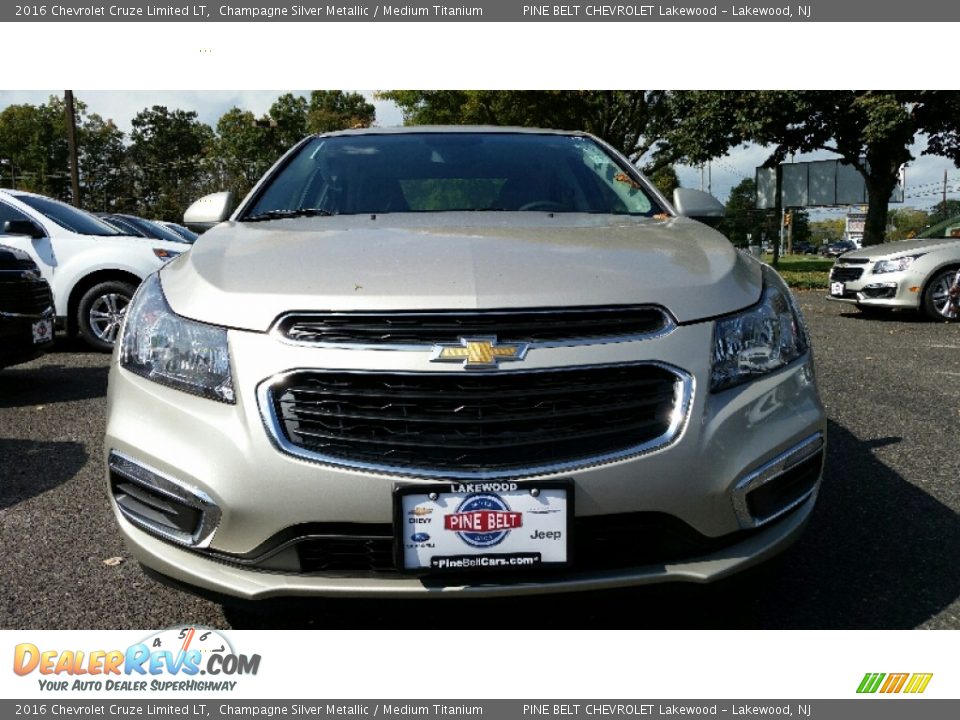 2016 Chevrolet Cruze Limited LT Champagne Silver Metallic / Medium Titanium Photo #2