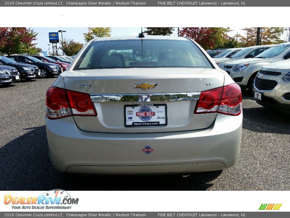 2016 Chevrolet Cruze Limited LT Champagne Silver Metallic / Medium Titanium Photo #5