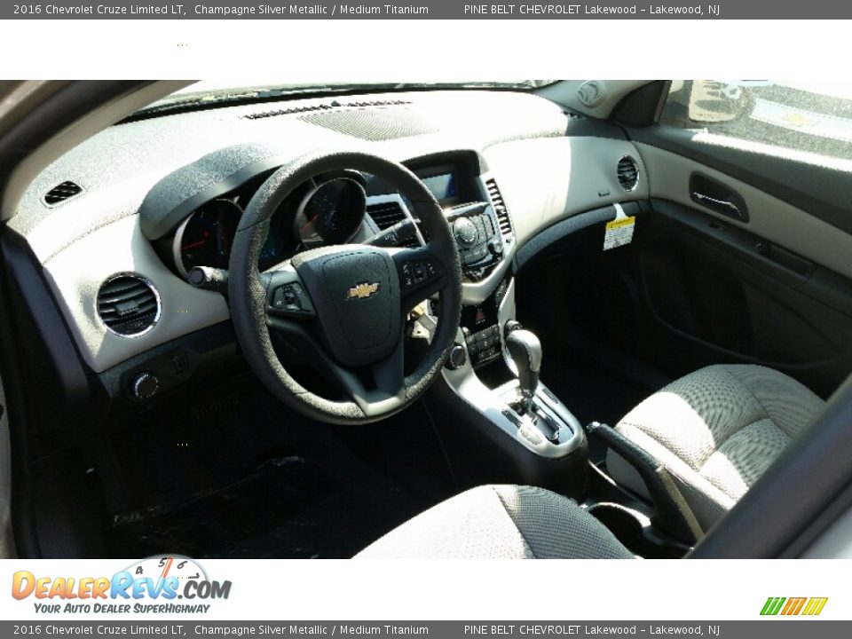 2016 Chevrolet Cruze Limited LT Champagne Silver Metallic / Medium Titanium Photo #7
