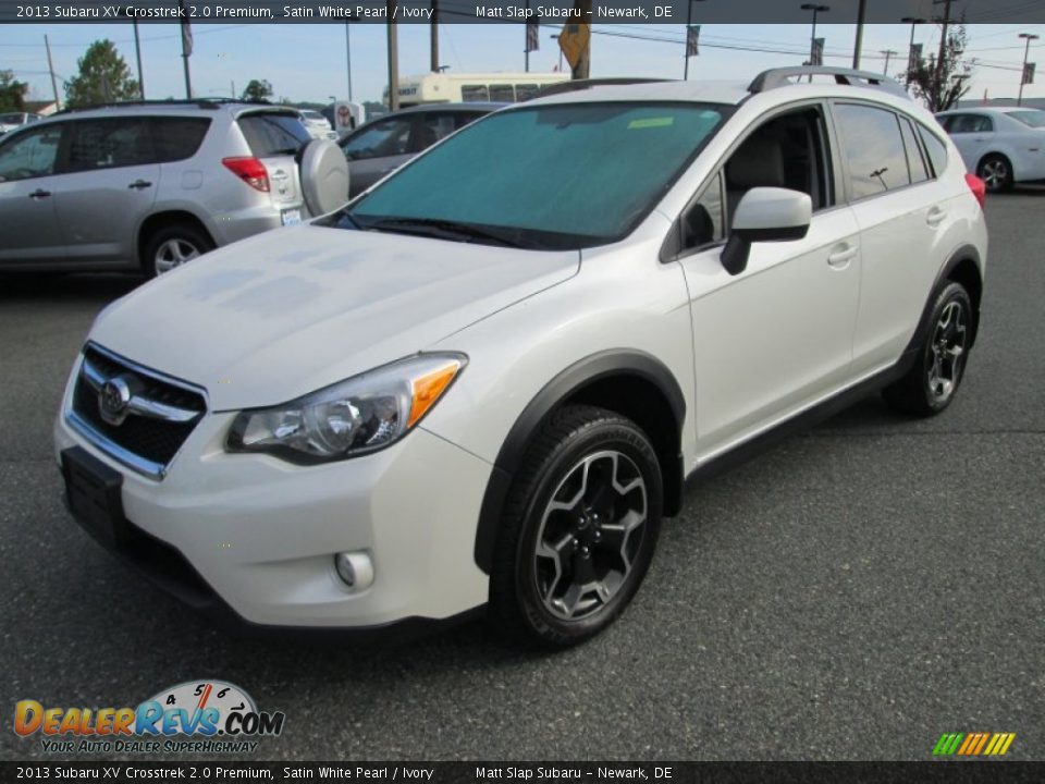 Front 3/4 View of 2013 Subaru XV Crosstrek 2.0 Premium Photo #2