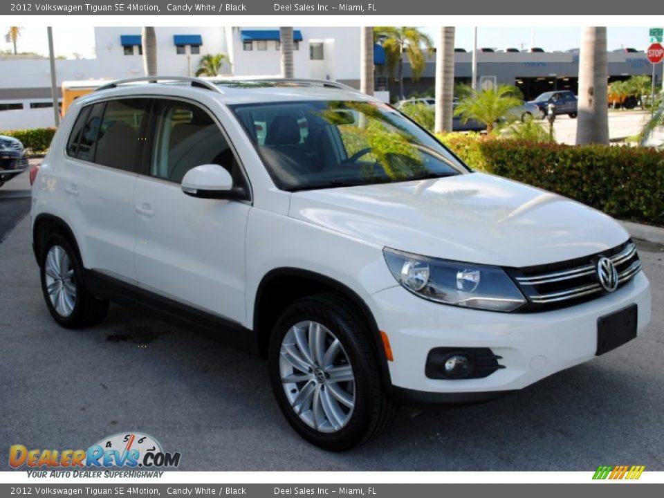 Front 3/4 View of 2012 Volkswagen Tiguan SE 4Motion Photo #3