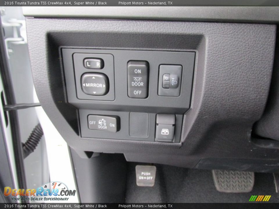 2016 Toyota Tundra TSS CrewMax 4x4 Super White / Black Photo #35