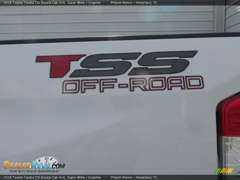 2016 Toyota Tundra TSS Double Cab 4x4 Super White / Graphite Photo #17