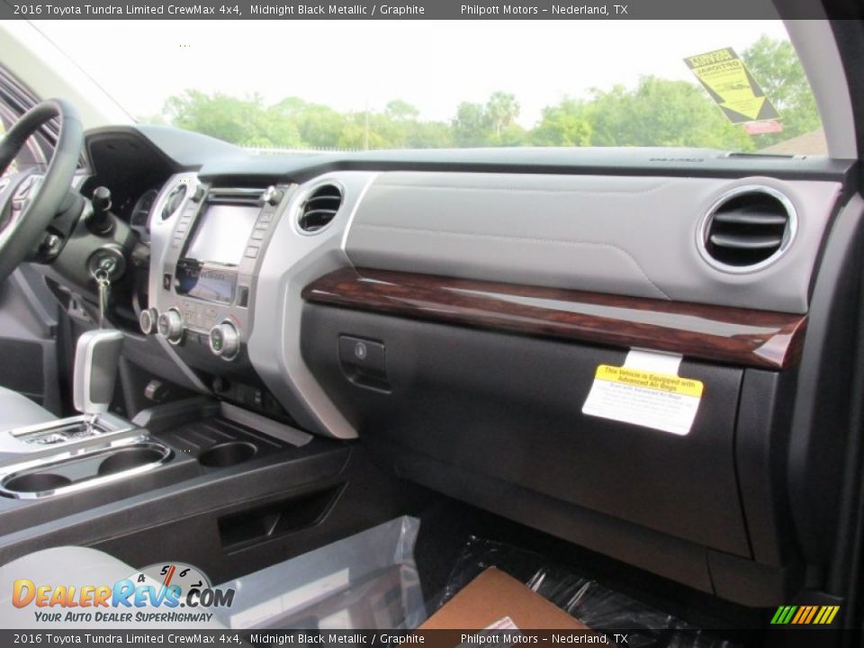 2016 Toyota Tundra Limited CrewMax 4x4 Midnight Black Metallic / Graphite Photo #18