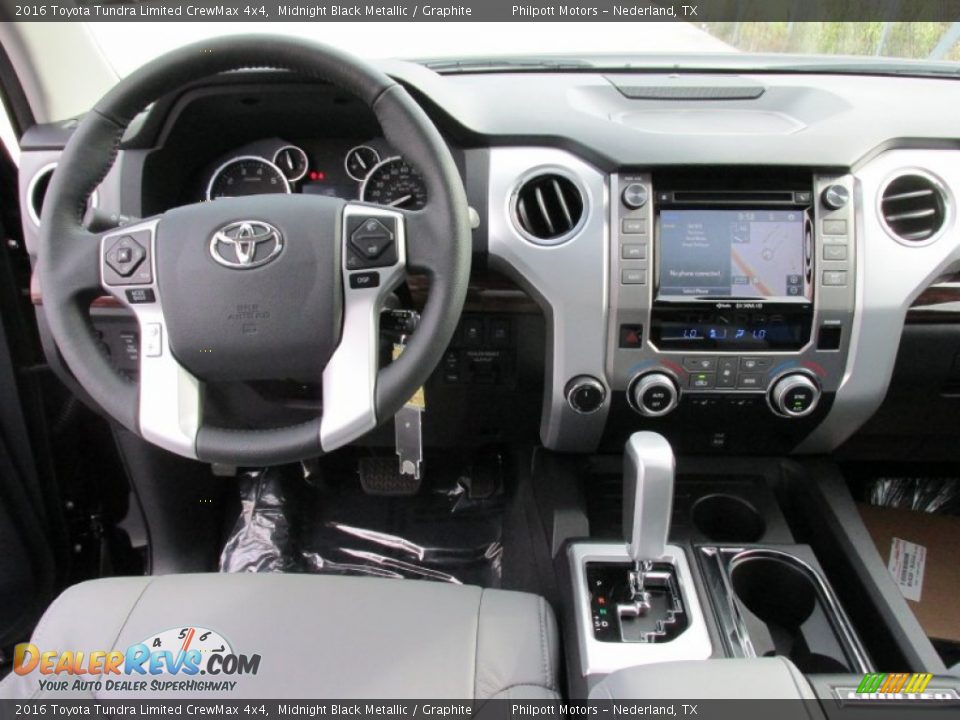 2016 Toyota Tundra Limited CrewMax 4x4 Midnight Black Metallic / Graphite Photo #26