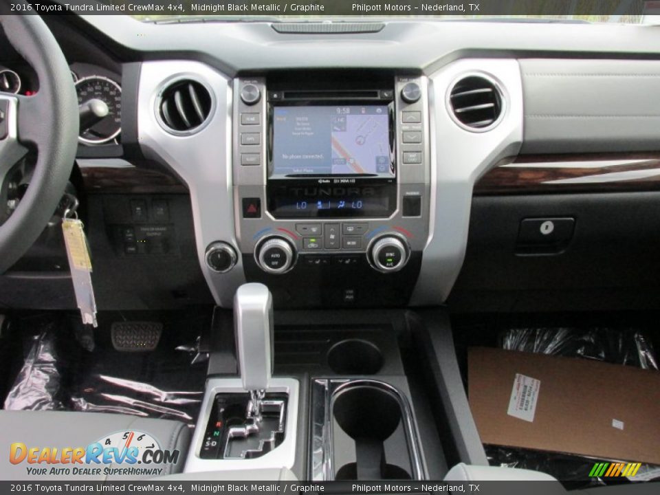 2016 Toyota Tundra Limited CrewMax 4x4 Midnight Black Metallic / Graphite Photo #27