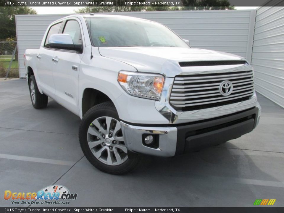 Front 3/4 View of 2016 Toyota Tundra Limited CrewMax Photo #1
