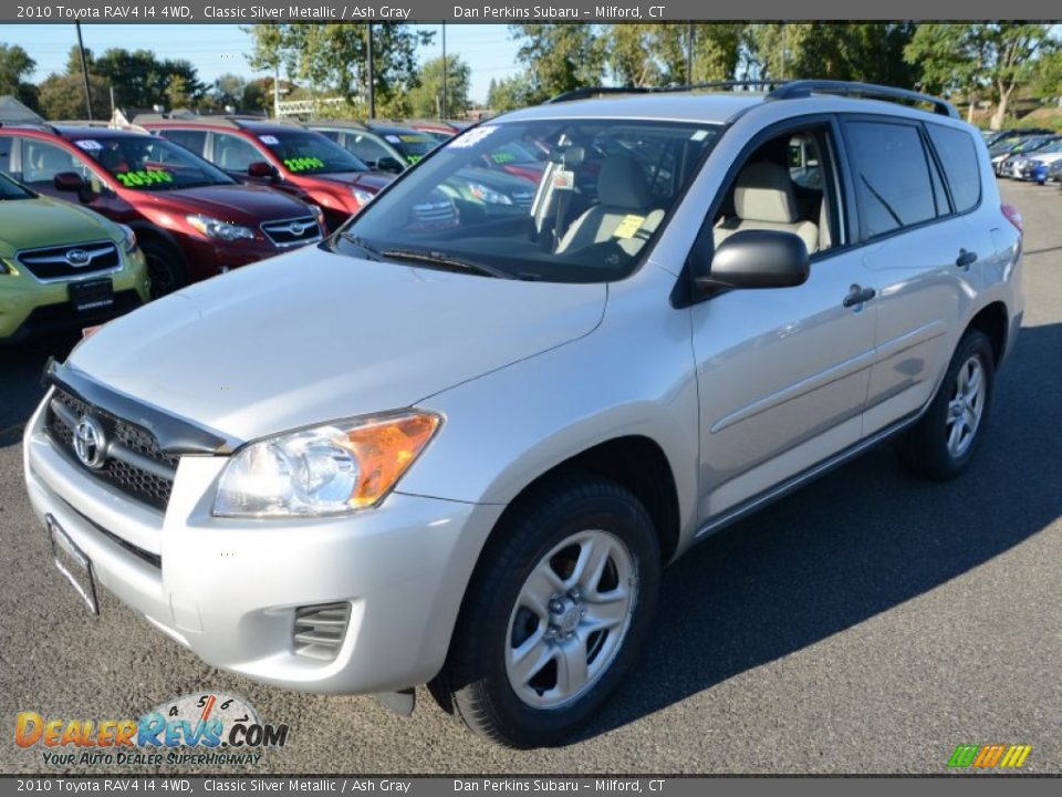 Front 3/4 View of 2010 Toyota RAV4 I4 4WD Photo #3