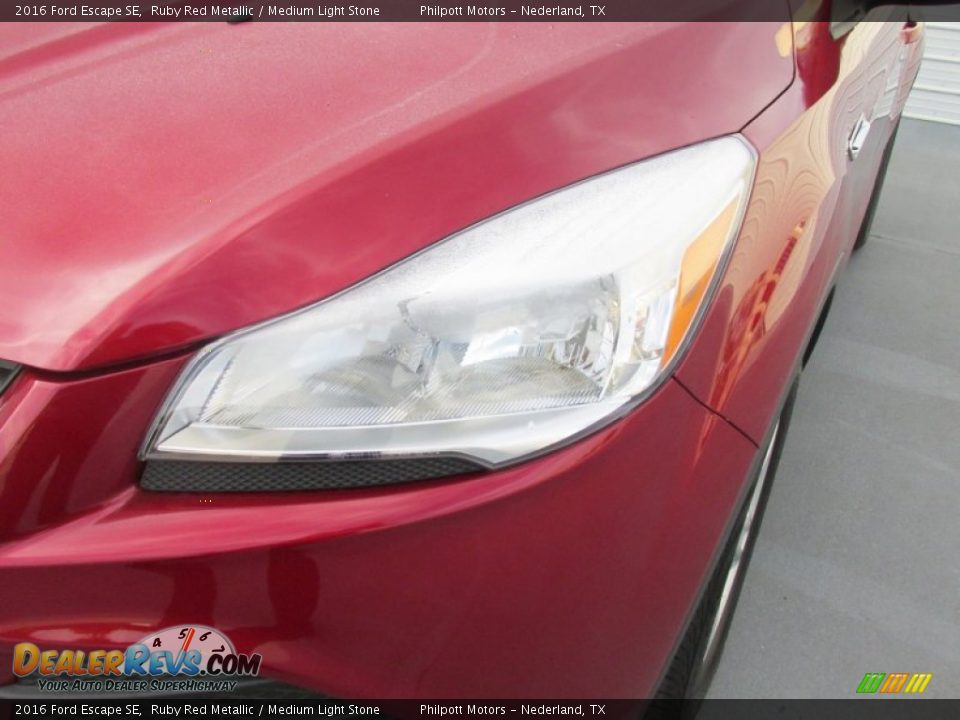 2016 Ford Escape SE Ruby Red Metallic / Medium Light Stone Photo #9
