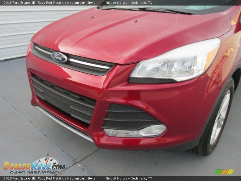 2016 Ford Escape SE Ruby Red Metallic / Medium Light Stone Photo #10