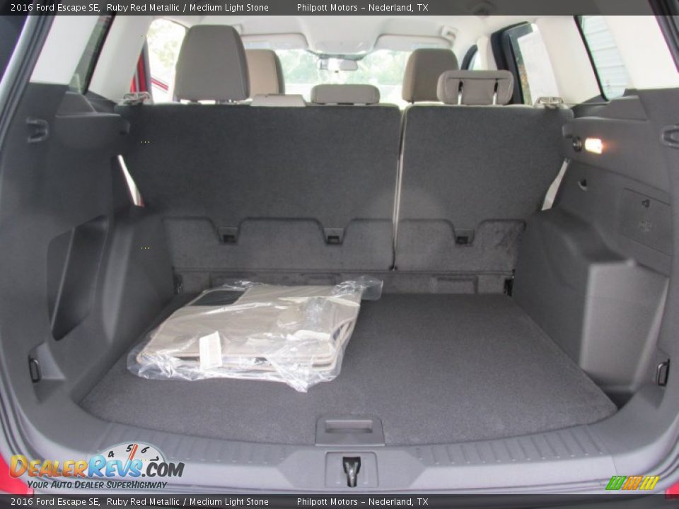 2016 Ford Escape SE Trunk Photo #15
