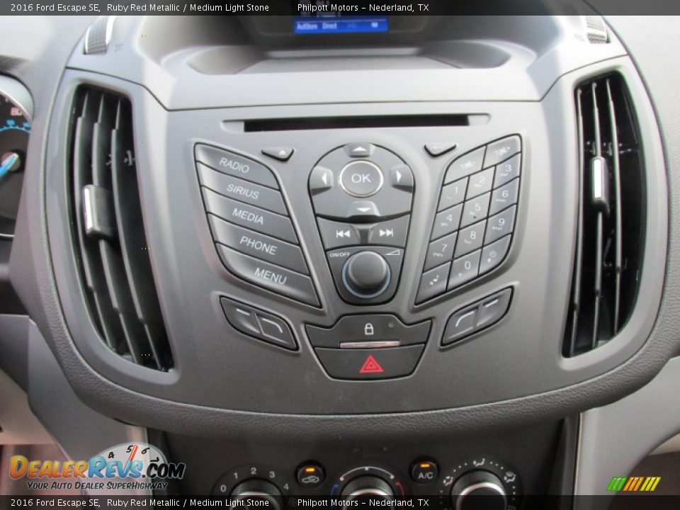 Controls of 2016 Ford Escape SE Photo #25