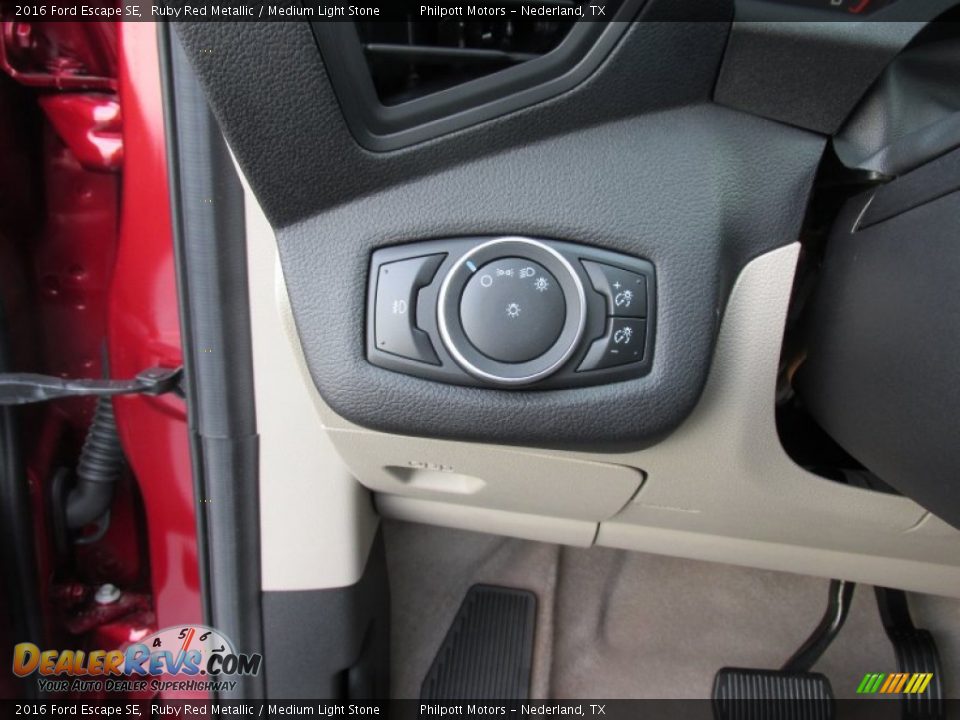 2016 Ford Escape SE Ruby Red Metallic / Medium Light Stone Photo #30
