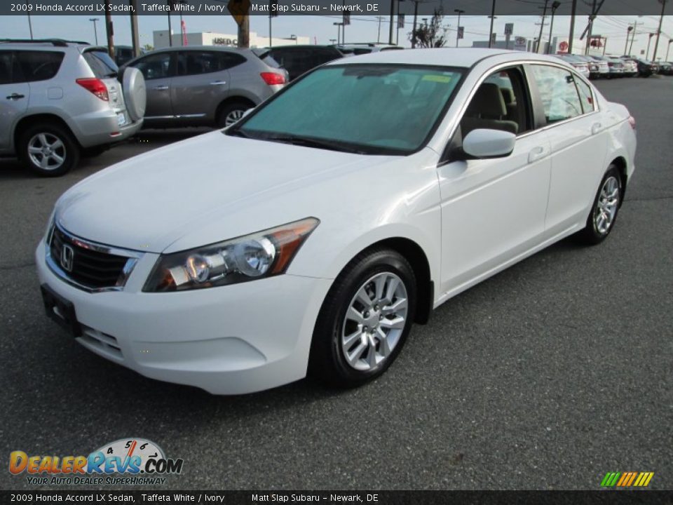 Front 3/4 View of 2009 Honda Accord LX Sedan Photo #2