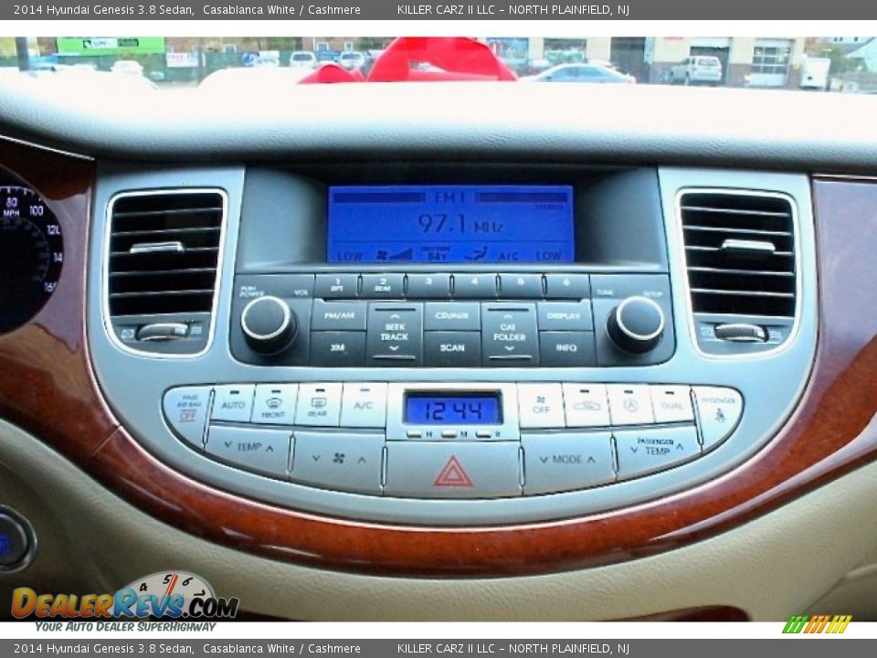 Controls of 2014 Hyundai Genesis 3.8 Sedan Photo #22