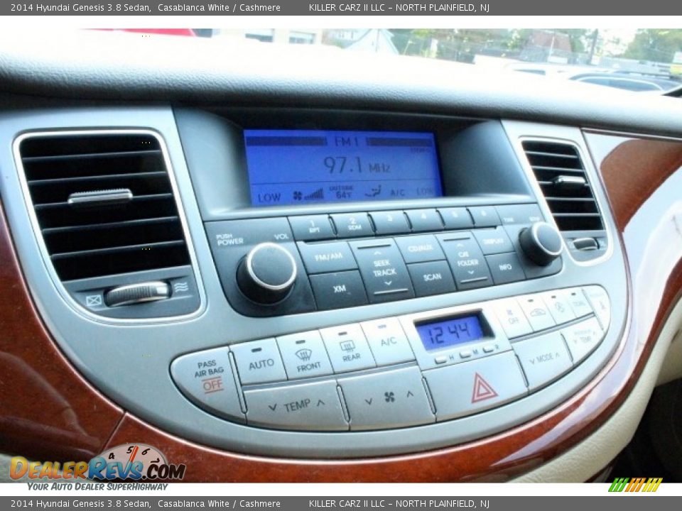Controls of 2014 Hyundai Genesis 3.8 Sedan Photo #23