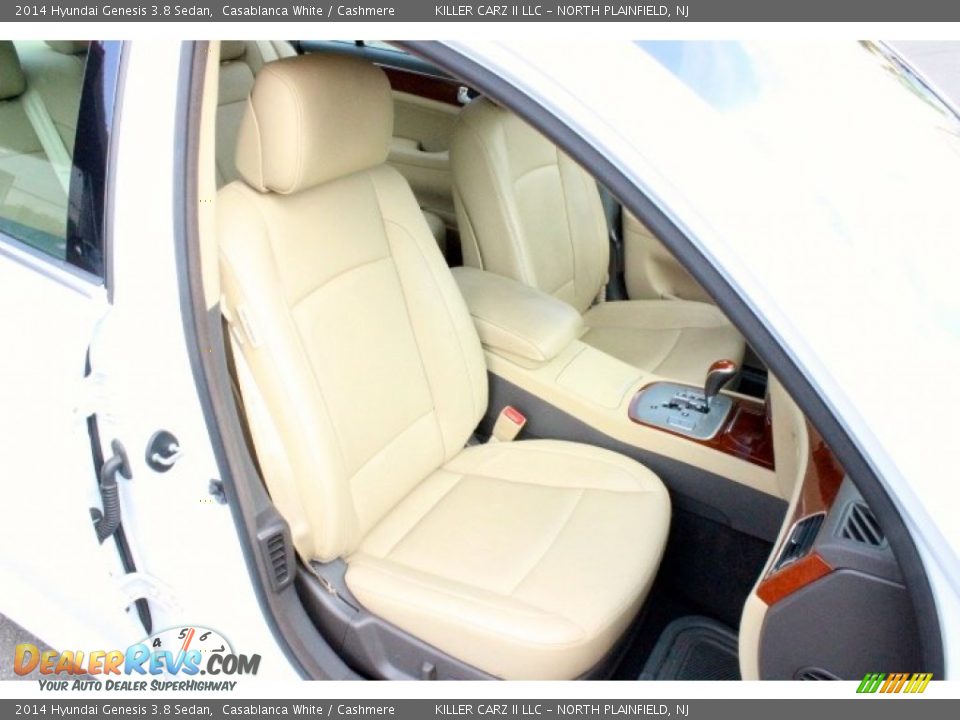 Front Seat of 2014 Hyundai Genesis 3.8 Sedan Photo #32