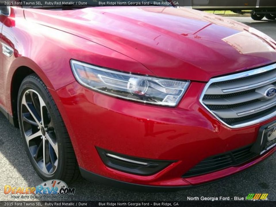 2015 Ford Taurus SEL Ruby Red Metallic / Dune Photo #34