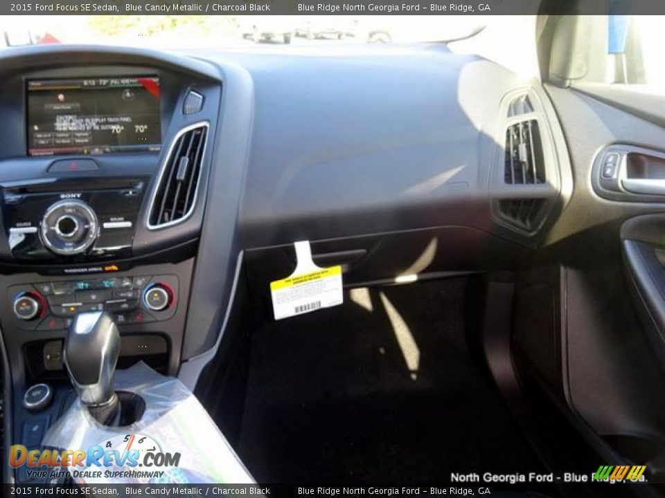 2015 Ford Focus SE Sedan Blue Candy Metallic / Charcoal Black Photo #18