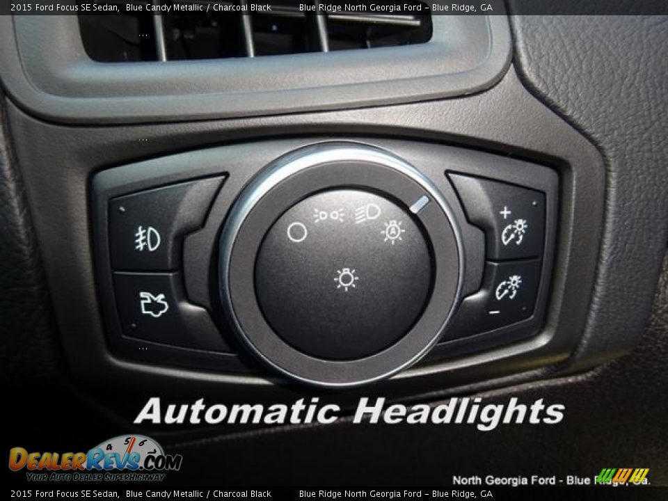 2015 Ford Focus SE Sedan Blue Candy Metallic / Charcoal Black Photo #23