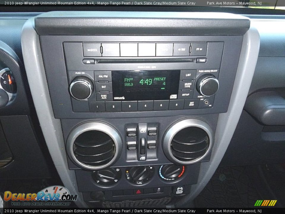 Controls of 2010 Jeep Wrangler Unlimited Mountain Edition 4x4 Photo #28