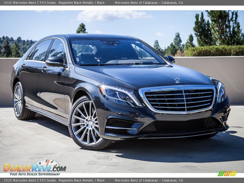 Front 3/4 View of 2015 Mercedes-Benz S 550 Sedan Photo #12