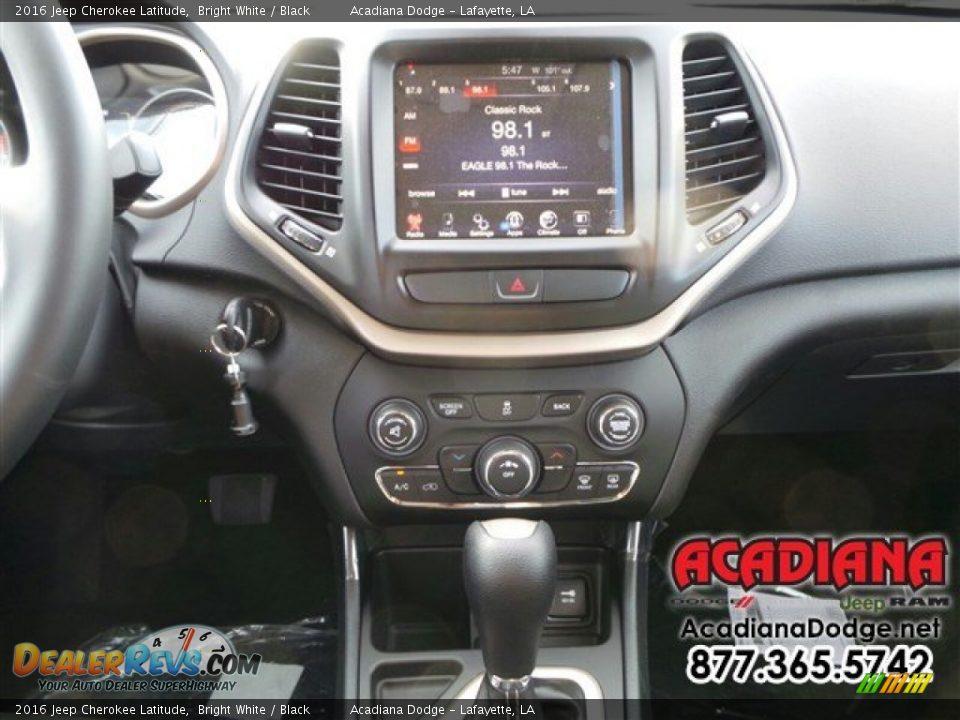2016 Jeep Cherokee Latitude Bright White / Black Photo #7
